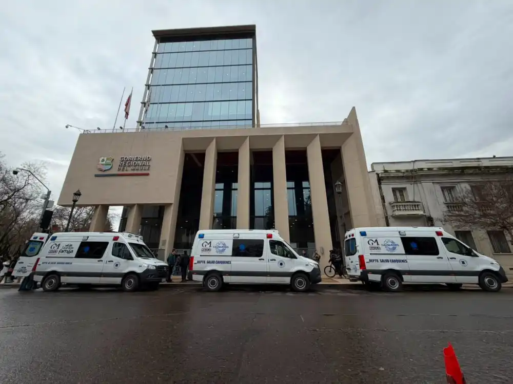 Cauquenes Y Sagrada Familia Incorporan Nuevas Ambulancias Para Mejorar La Atencion De Emergencias