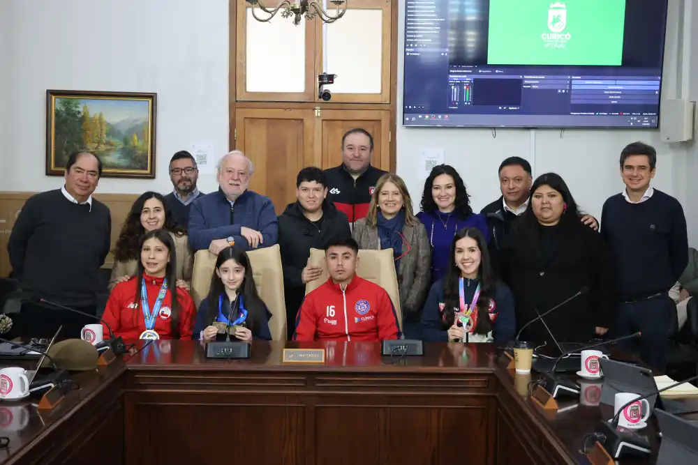 Deportistas De Curico Reciben Apoyo Municipal Para Competir En Alemania Y Costa Rica