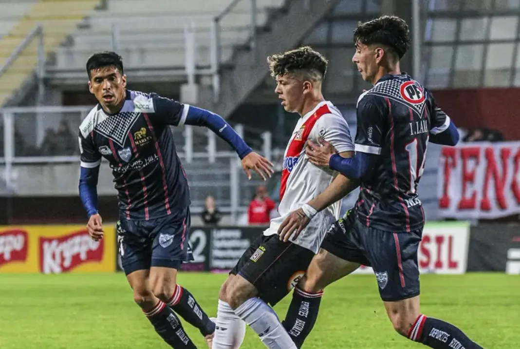En Un Palido Partido Curico Unido Y Deportes Recoleta No Se Hicieron Dano En La Granja