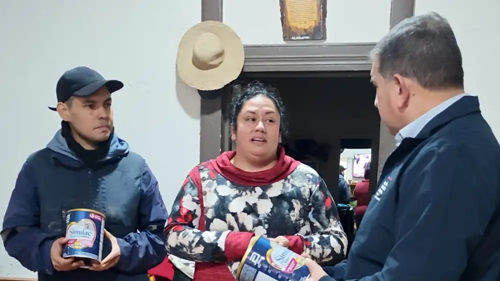 Entregan Apoyo A Familia De Romeral Para Costear Alimentacion Especializada De Nino Con Compleja Condicion De Salud