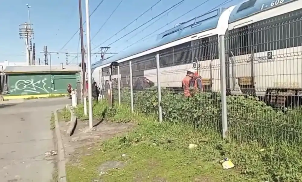 Identifican A Adulto Mayor Fallecido Tras Ser Impactado Por Tren De Pasajeros En Curico