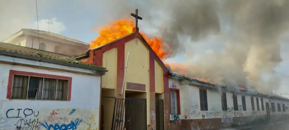 Incendio Afecto A Dependencias Del Ex Liceo Agricola De Cauquenes
