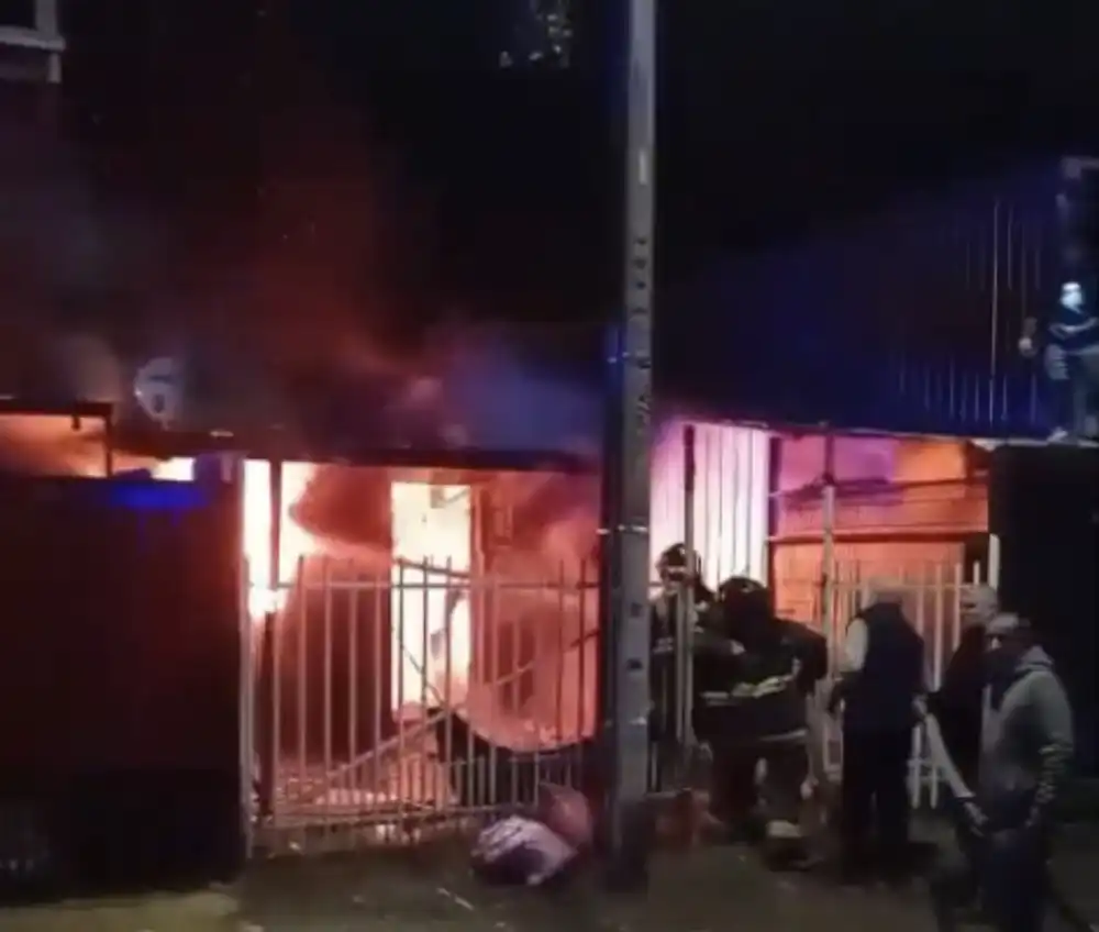 Incendio Consumio Por Completo Una Vivienda En El Sector Aguas Negras De Curico 1