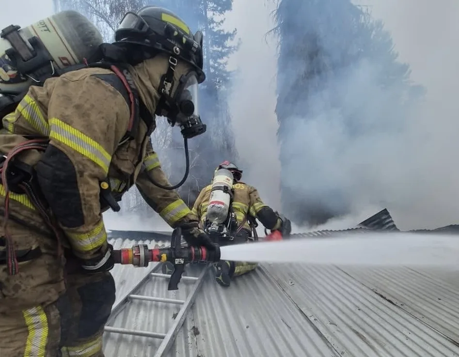 Incendio Destruye Dos Viviendas Y Una Bodega En Sector Pencahue De San Vicente