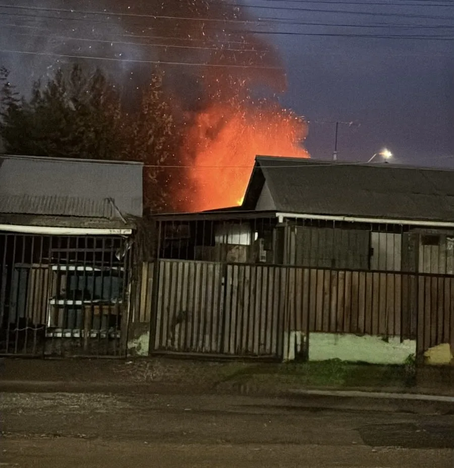Incendio Destruye Una Vivienda Y Deja Otra Con Danos Parciales En Villa San Benito De Rengo