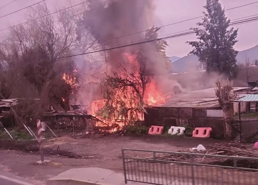 Incendio Destruye Vivienda Y Deja Una Persona Lesionada En Sector Santa Ines De Malloa