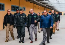Ministro de Seguridad inspeccionó avance del poblamiento del Complejo Penitenciario La Laguna en Talca Ministro De Seguridad Inspecciono Avance Del Poblamiento Del Complejo Penitenciario La Laguna En Talca 1