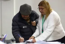 Municipalidad De Curico Concreta Traspaso De Trabajadores De Areas Verdes Desde La Corporacion De Desarrollo