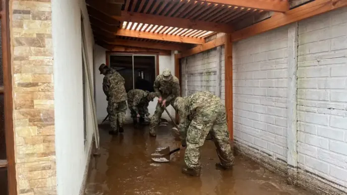 Regimiento De Talca Se Despliega En Putu Para Apoyar Labores De Limpieza Tras Emergencia Por Sistema Frontal 1 Regimiento De Talca Se Despliega En Putu Para Apoyar Labores De Limpieza Tras Emergencia Por Sistema Frontal 1