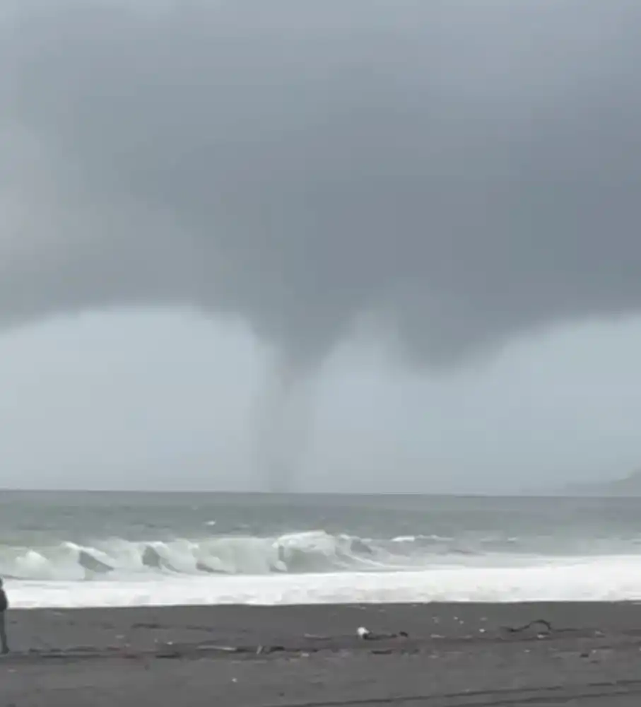 Segundo Fenomeno Meteorologico Se Registra Frente A La Costa Del Maule