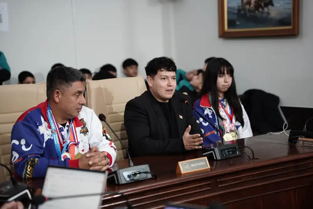 Deportistas Curicanos Reciben Apoyo Municipal Para Representar A La Comuna En Competencias Internacionales