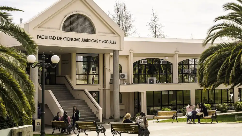 Estudiantes De Derecho De La Universidad De Talca Inician Paro Indefinido Y Plantean Cambios Al Examen De Grado
