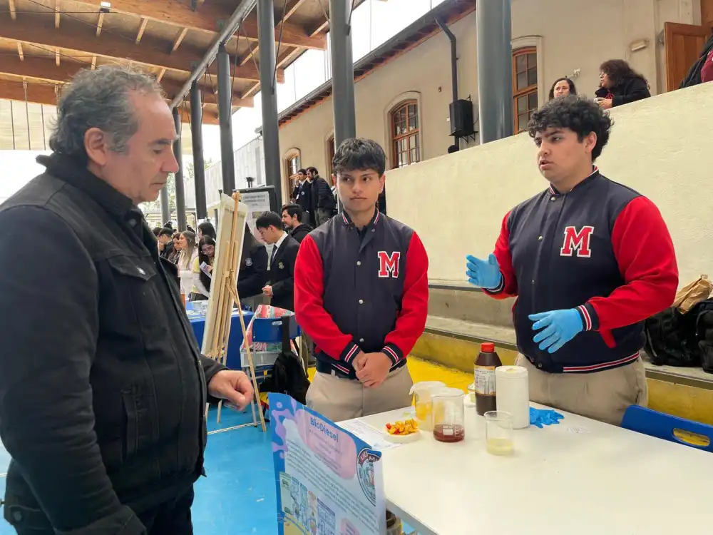 Estudiantes De Molina Muestran Su Talento Cientifico En Nueva Feria Realizada En El Liceo Bicentenario