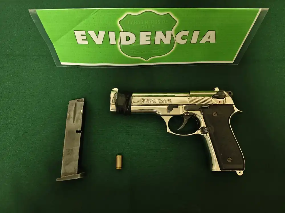 Fiscalizacion En Terminal De Buses De Parral Termina Con Un Detenido Por Porte Ilegal De Arma Prohibida