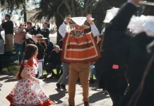 Molina dio la bienvenida a las Fiestas Patrias con tradicional esquinazo y juegos típicos Molina Dio La Bienvenida A Las Fiestas Patrias Con Tradicional Esquinazo Y Juegos Tipicos
