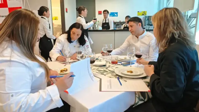 Panaderia Villota Se Queda Con El Primer Lugar En Eleccion De La Mejor Empanada De La Provincia De Curico Panaderia Villota Se Queda Con El Primer Lugar En Eleccion De La Mejor Empanada De La Provincia De Curico