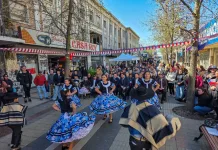 Pelarco se prepara para recibir a representantes del Maule en el Campeonato Regional de Cueca de Personas Mayores Pelarco Se Prepara Para Recibir A Representantes Del Maule En El Campeonato Regional De Cueca De Personas Mayores