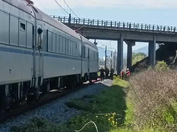 Una Persona Fallecida Tras Ser Impactado Por Tren En Sector Maquehua De Curico Una Persona Fallecida Tras Ser Impactado Por Tren En Sector Maquehua De Curico